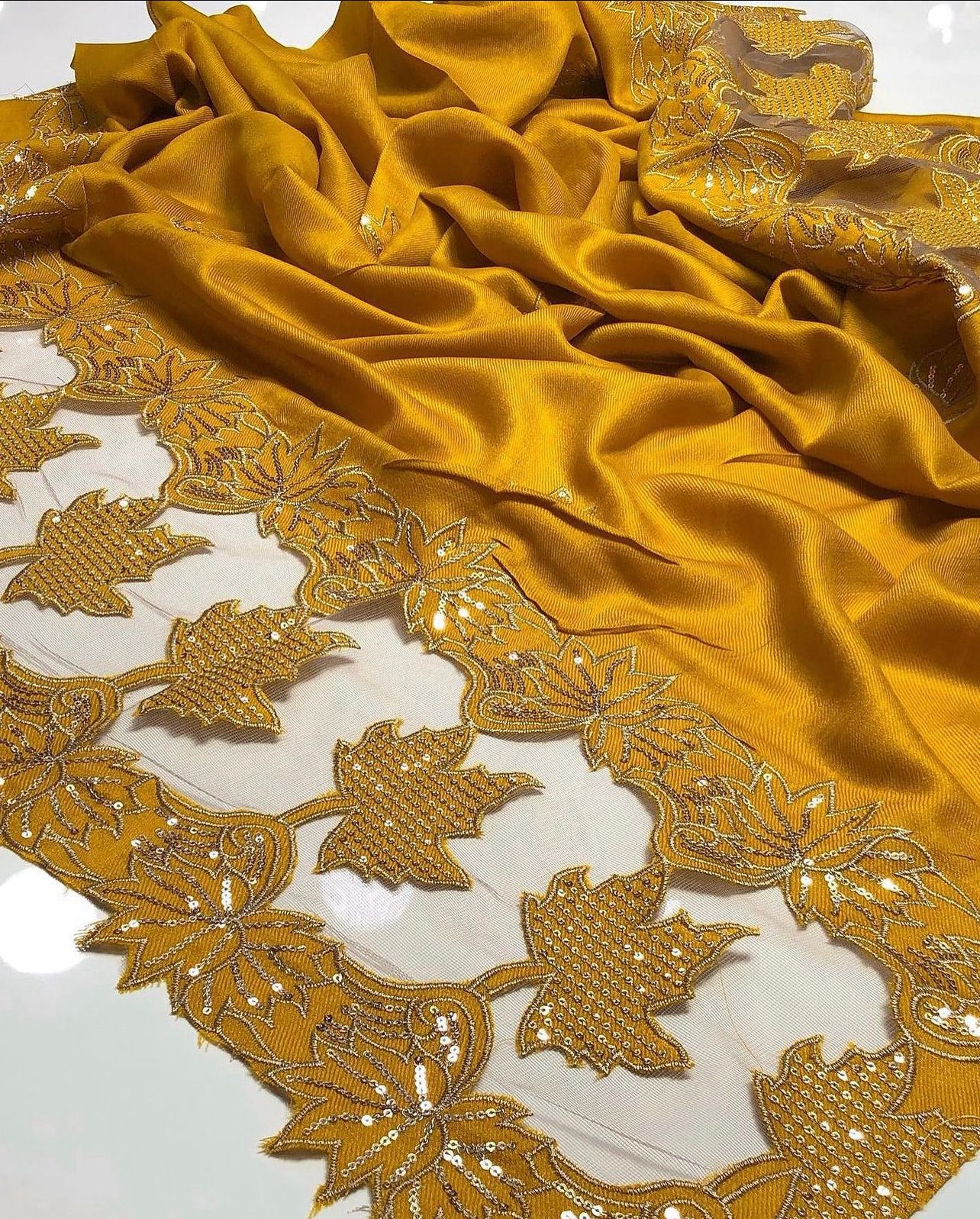 Elegant And Beautiful Pashmina Shawl