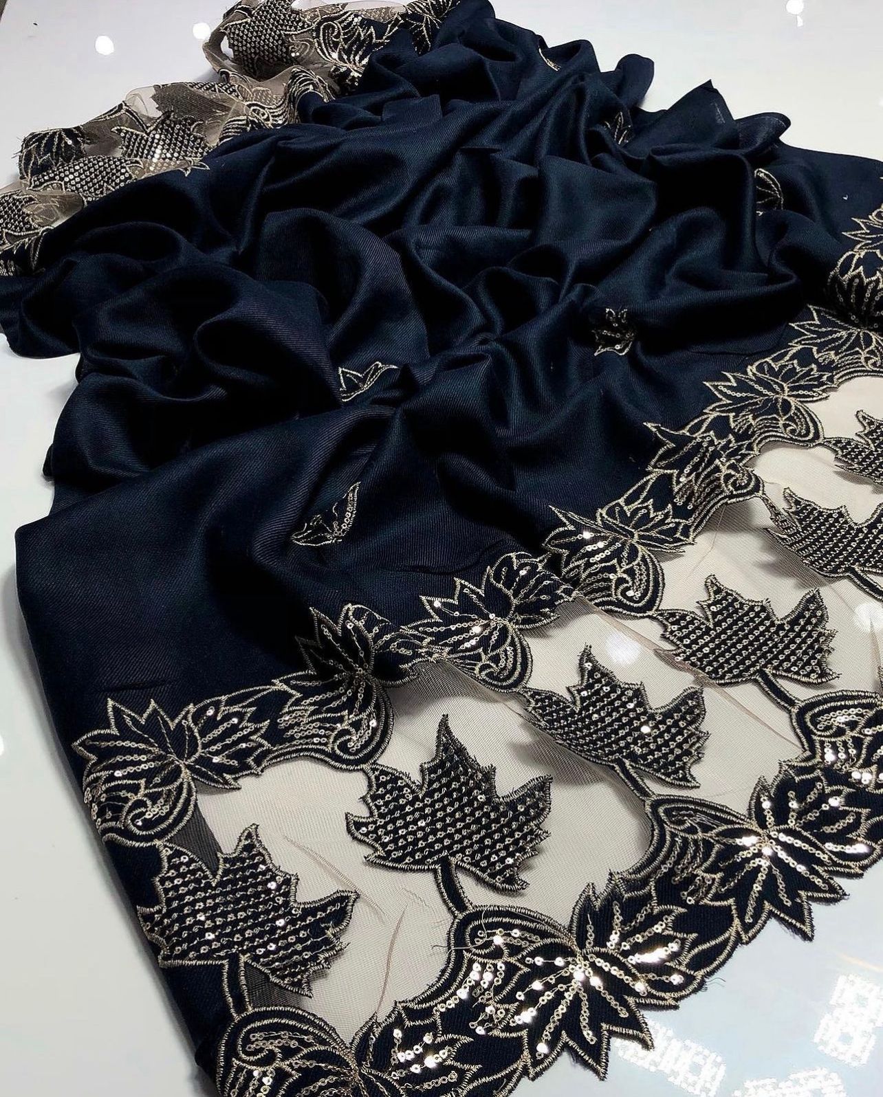 Elegant And Beautiful Pashmina Shawl