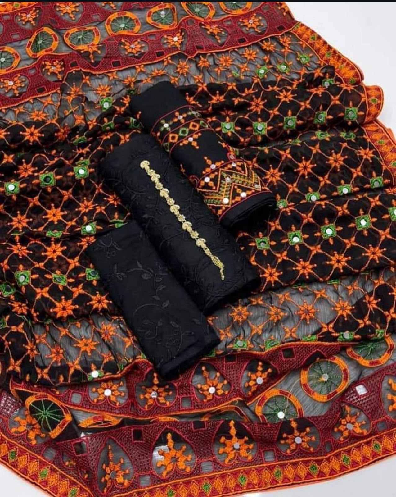 Lilan Breeza Embroidered  3PC Dress