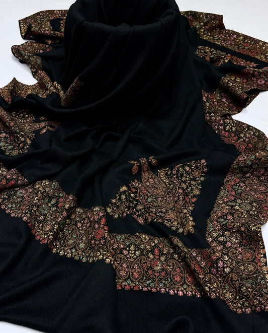 Elegant And Beautiful Pashmina Shawl