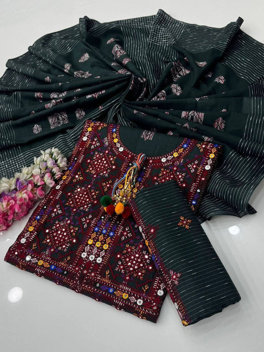 Krandi Khaddar Embroided 3pc dress dark green