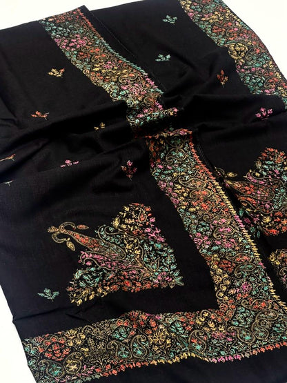 Kashmiri Hand Made Embroidered Lawn Chadar